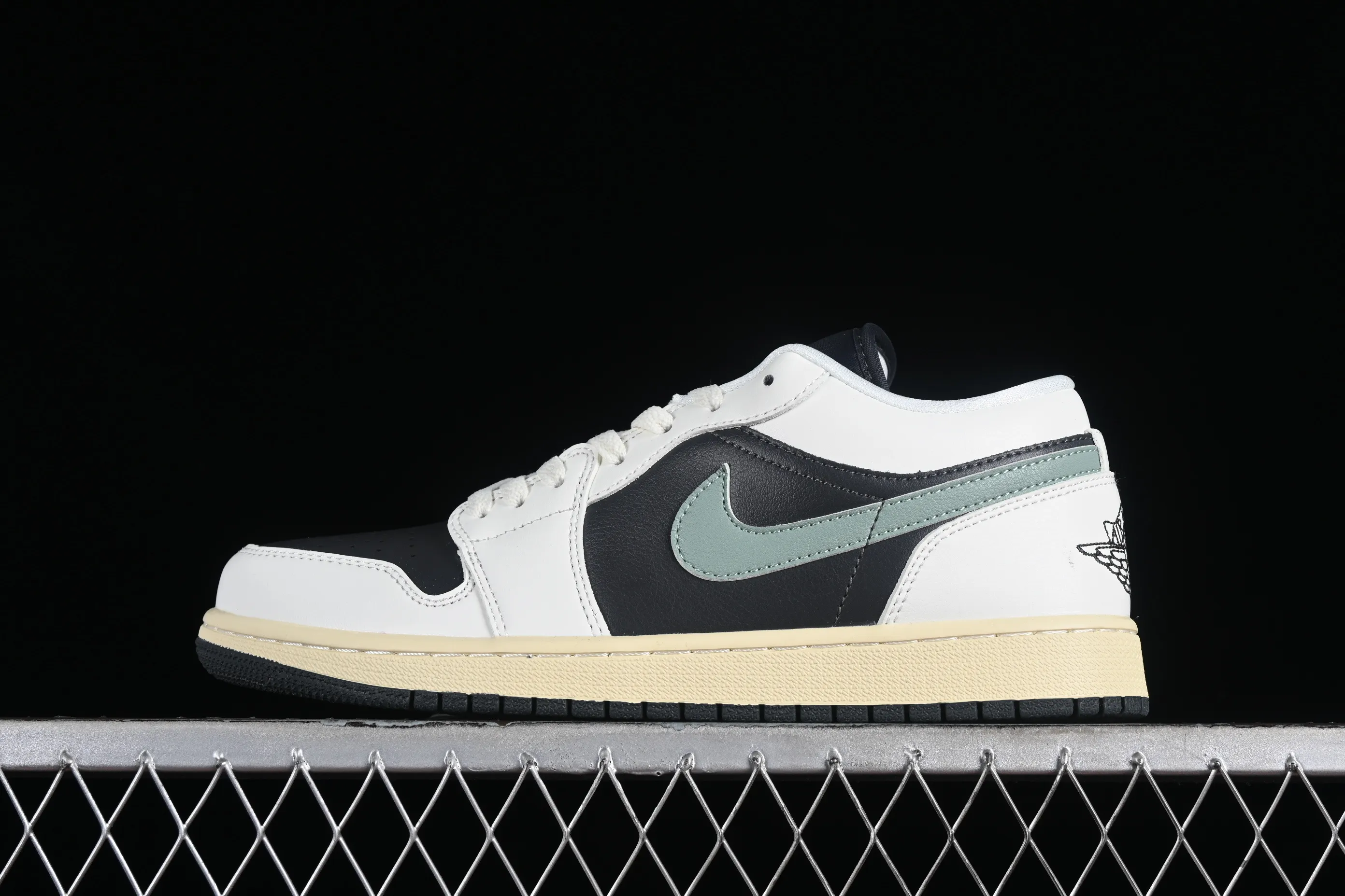 All categories Air Jordan Jordan series basketball shoes Air Jordan 1 Low Z version Air Jordan 1 Low "Team Gold" AJ1 Joe 1 olive black and green low-top cultural casual sneakers DC0774-001